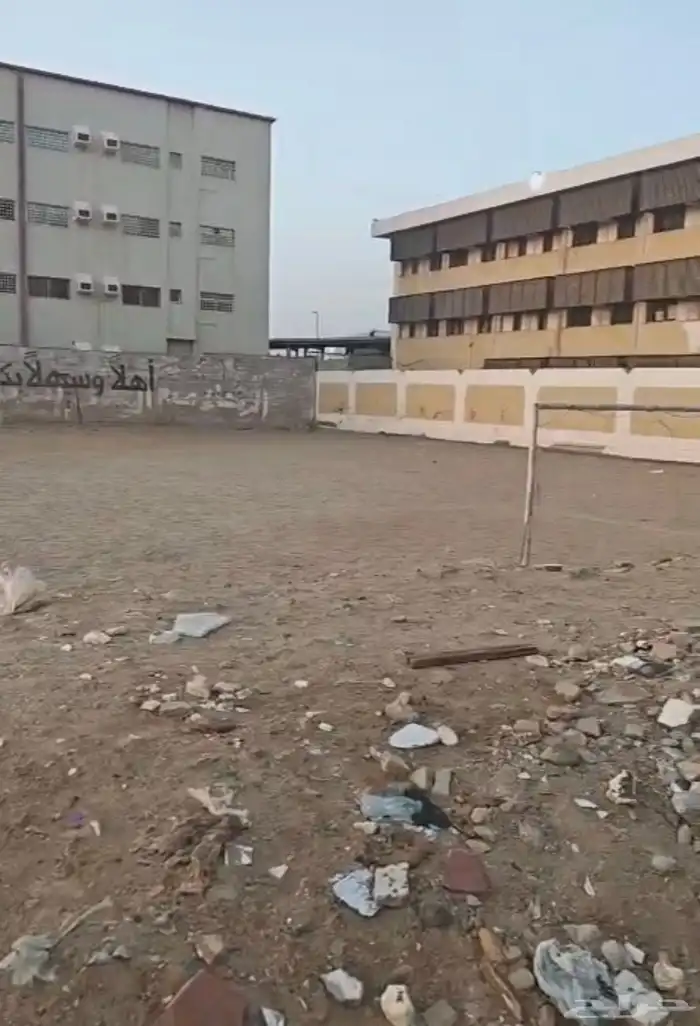 للبيع ارض في حي النزلة اليمانية م1200 شارع20شمالي 1