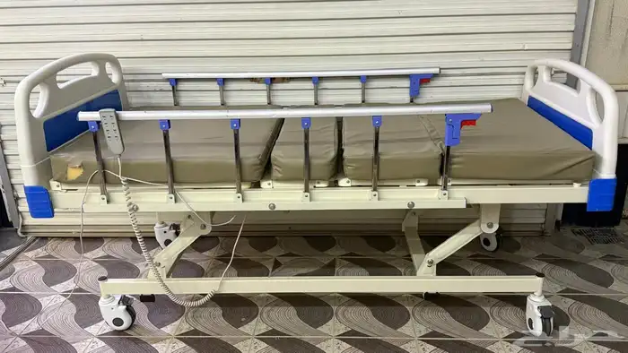 سرير طبي كهربائي 2