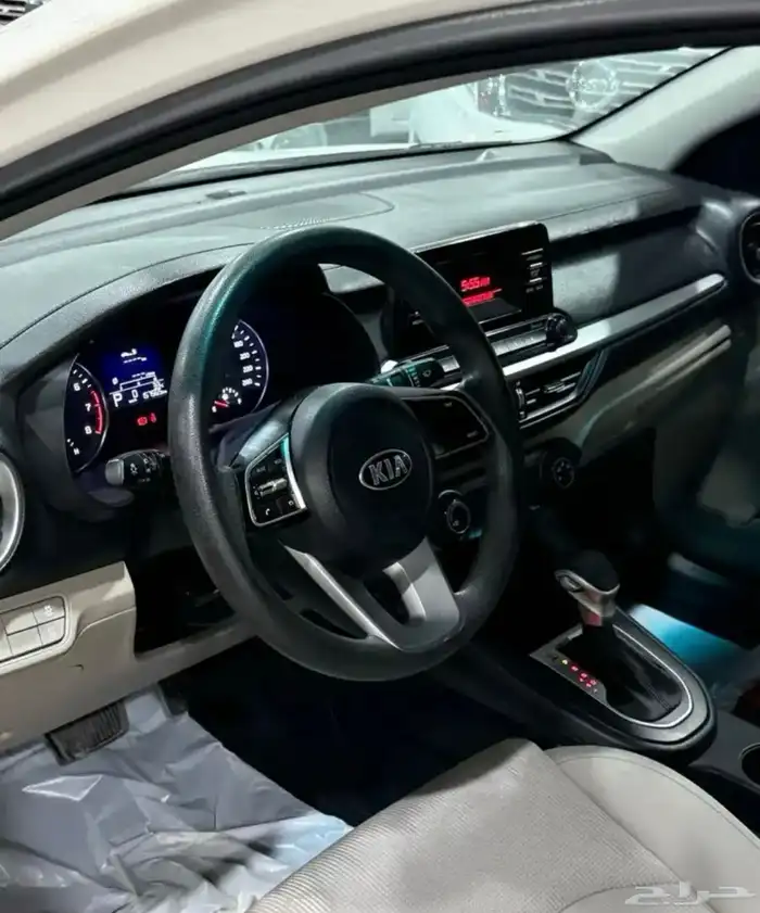 كيا سيراتو 2021 لؤلؤي لدى معرض(عبيد الرشيدي) 5