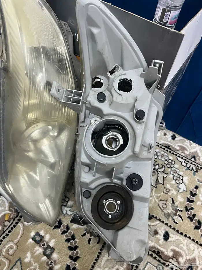 للبيع شمعات كامري 2011 نضيفه 3