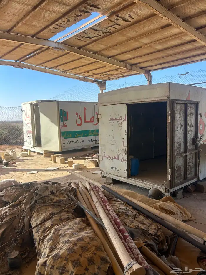 للبيع. غرف طيور. وكرفانه وثلاجة تخزين. او مستودع 0