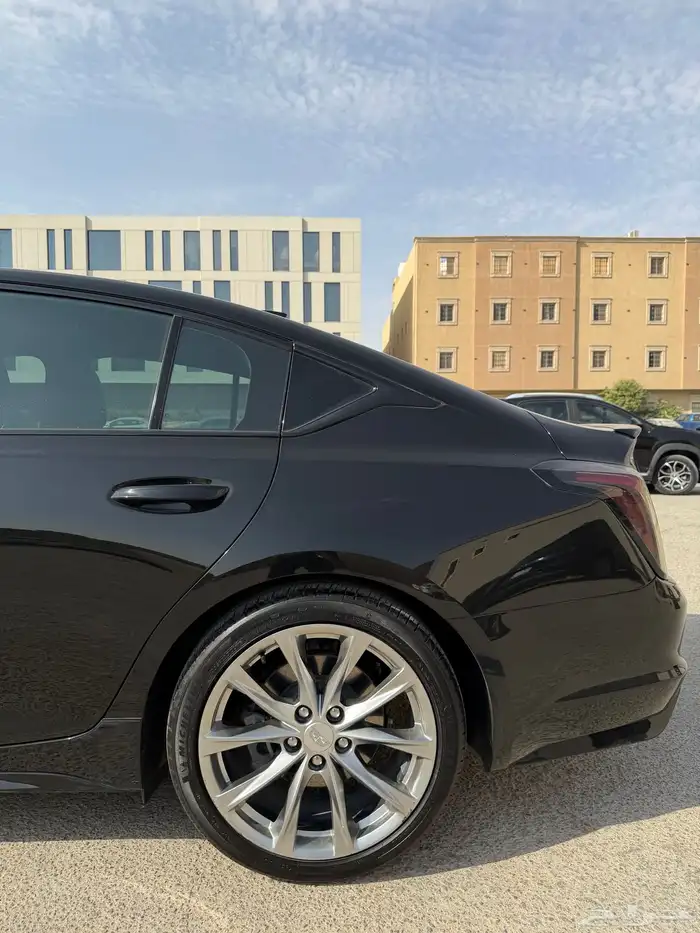 كاديلاك CT5 2022 فئة سبورت مواصفات مميزة ضمان الوكيل كدلك 7