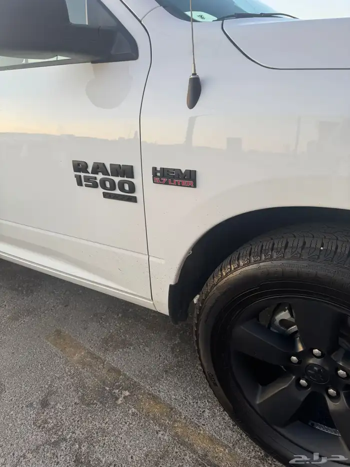 رام دوج كلاسيك بلاك ادشن موديل 2022 للبيع 4