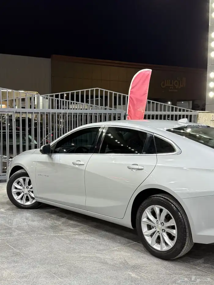 ماليبو 2021 فضي متوفر لدى معرض(عبيد الرشيدي) 7