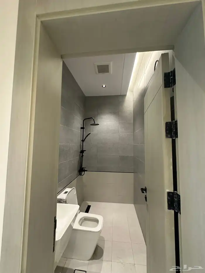 شقة للإيجار بحي الروضة 11