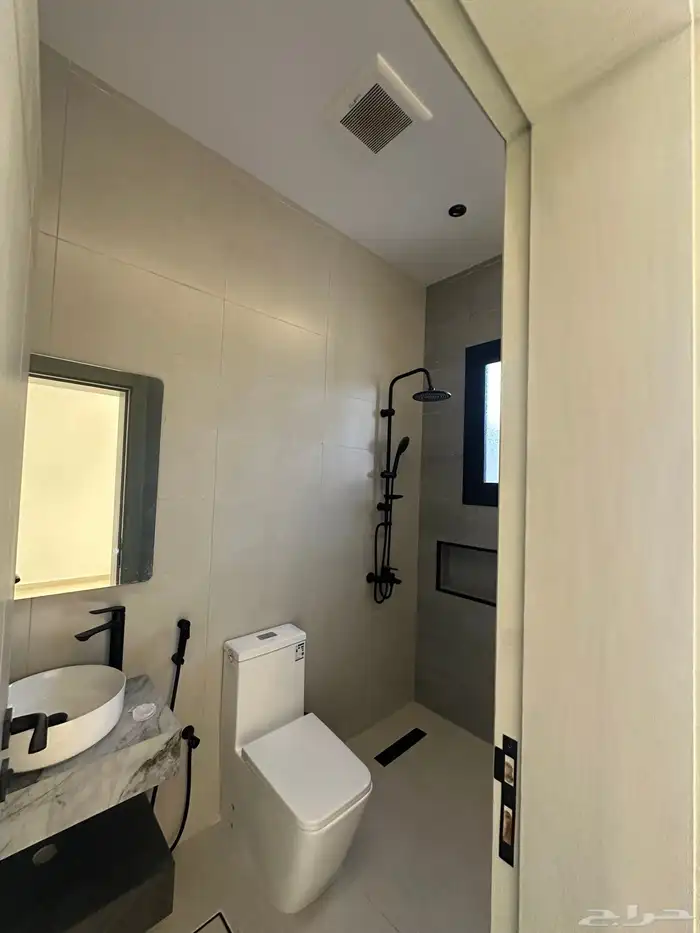 شقة للإيجار بحي الروضة 13