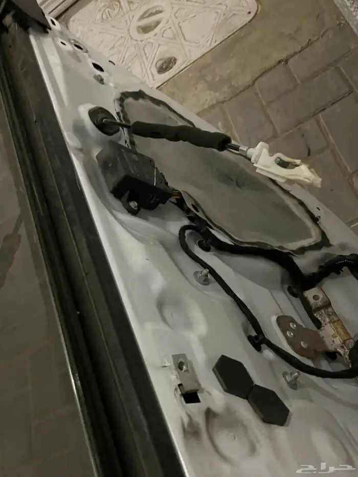 فورد فيوجن باب خلفي يمين ابيض  بلد 5