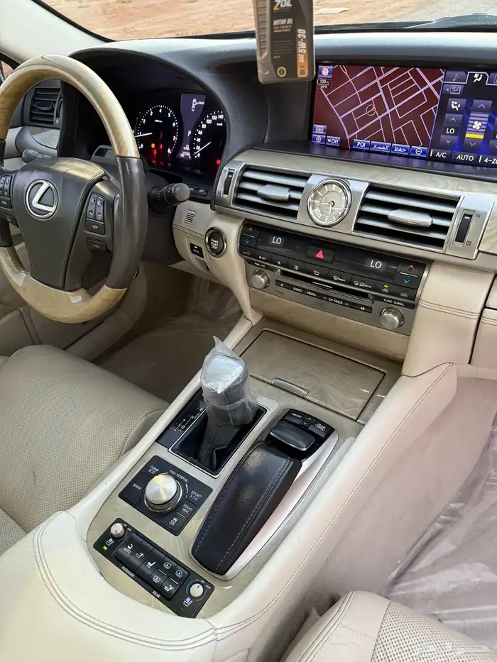 لكزس 2013-  460 LS 18