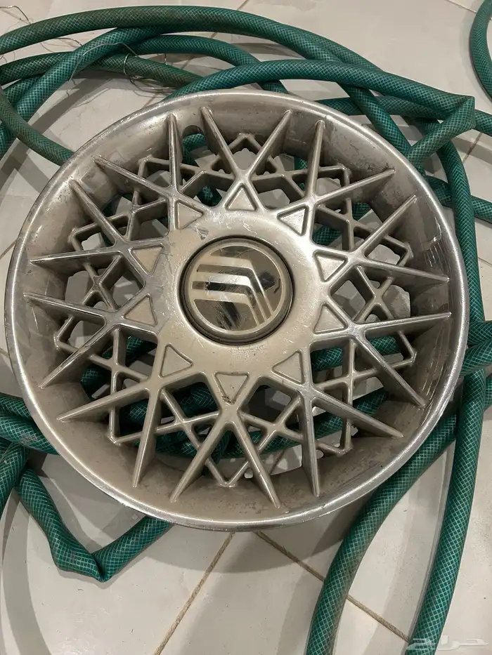 طاسه فورد قراند ماركيز من 98 الى2002 1