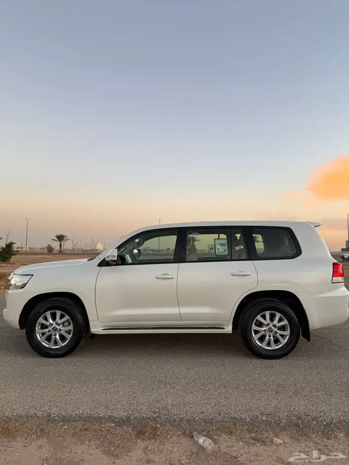 جيب لاندكروزر 2020 6 سلندر GXR1 19