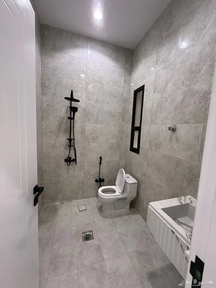 للبيع دور أرضي بحوش وسيع حي الراقي خميس مشيط 570الف 13