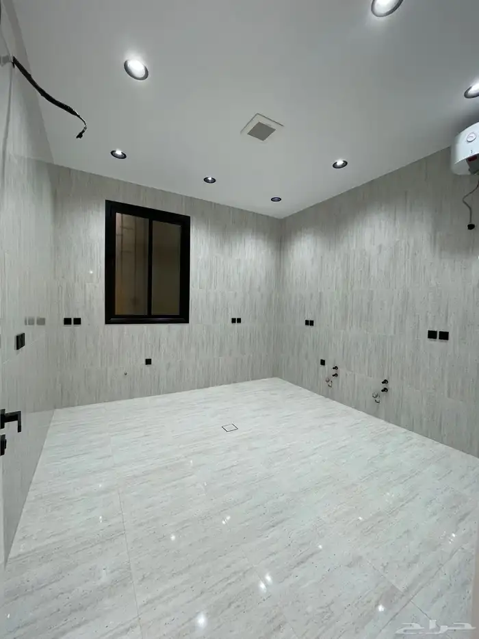 للبيع شقق علويه شغل راقي وسط الخدمات بخميس مشيط بسعر 500الف 7