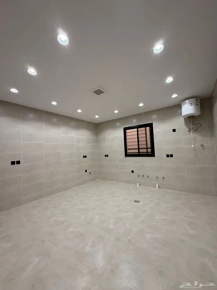 للبيع دور ثاني بسطح خاص خلف العثيم بالمحالة بسعر 500الف فقط 13