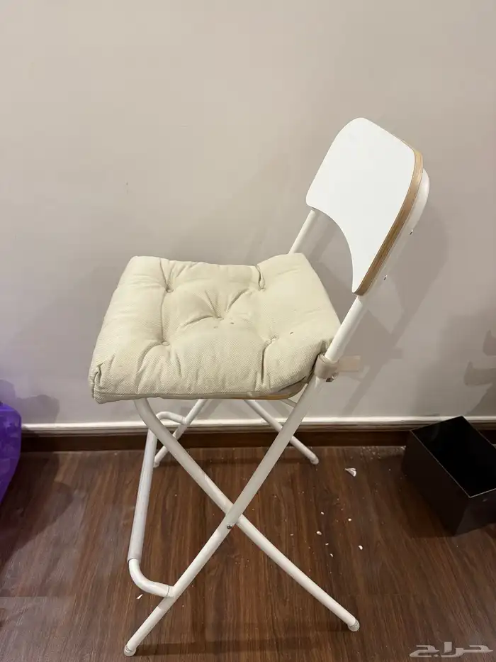 متفرقات ( كرسي - رفين تخزين- ابجورة طويلة -زولية صغيرة) 3