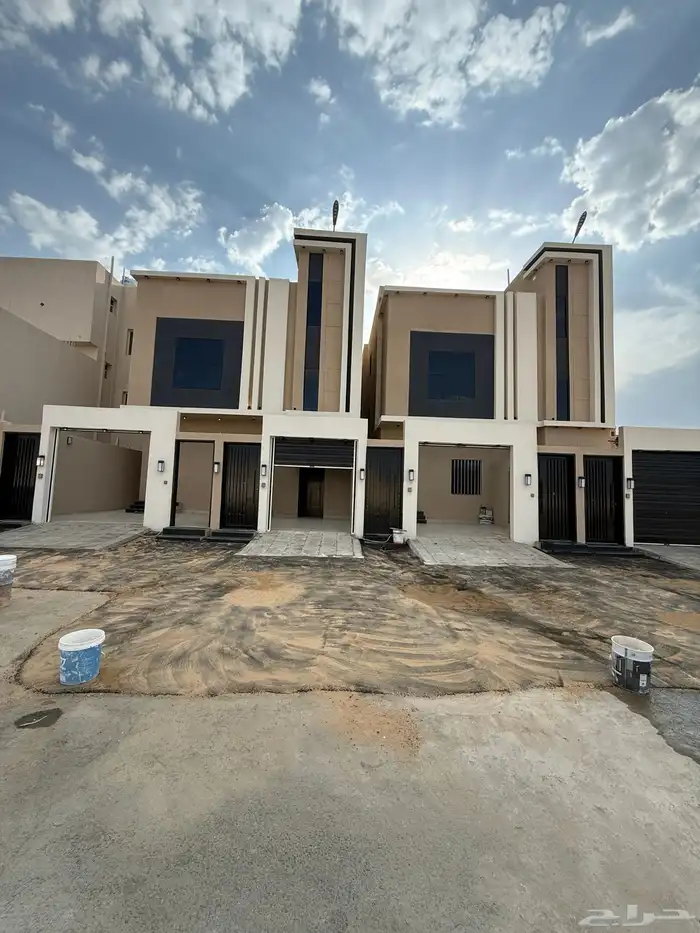 للبيع دور أرضي بحوش وسيع حي الراقي خميس مشيط 570الف 0