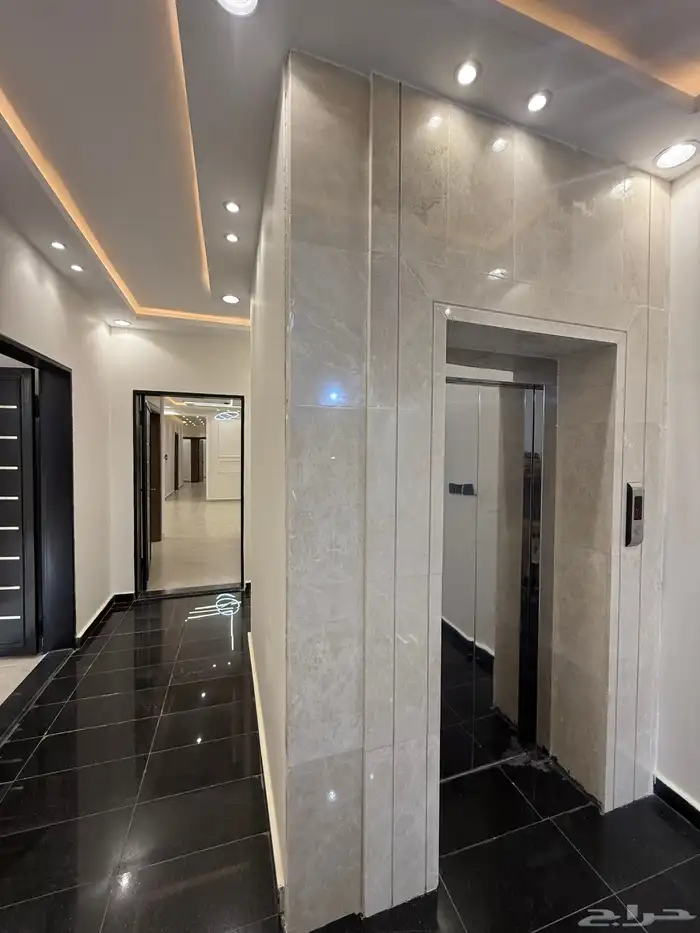 للبيع شقق علويه بمصعد وسطح خاص حي الزهور المحاله ابها 500 3