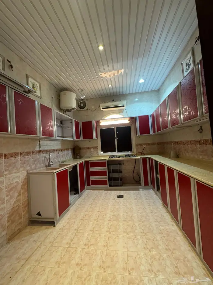 بيت للايجار دور ومدخلين وحوشين مؤثث الموقع المخواة الجوة 11