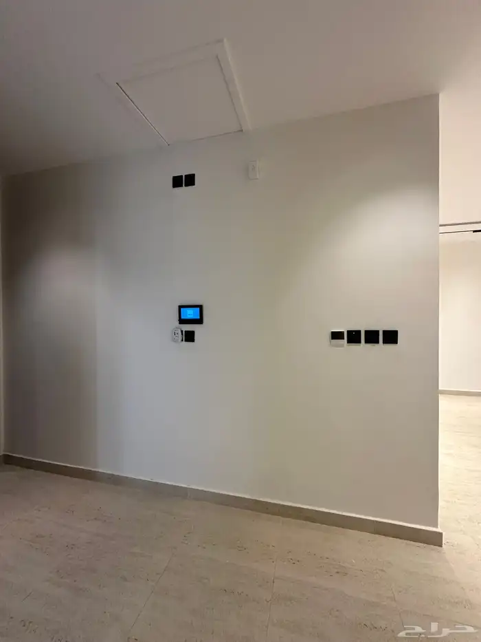 شقة للإيجار بحي الروضة 15