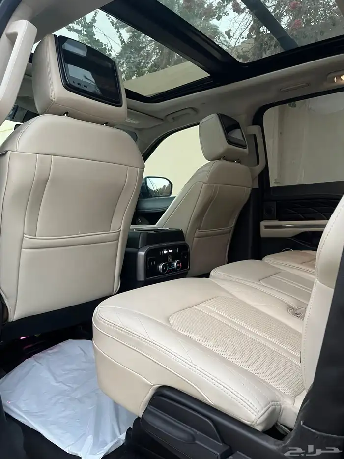 فورد إكسبيديشن بلاتينوم 2019 (Platinum) وارد الجزيرة مخزن 53