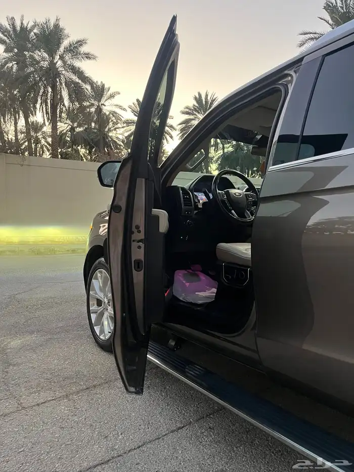 فورد إكسبيديشن بلاتينوم 2019 (Platinum) وارد الجزيرة مخزن 62