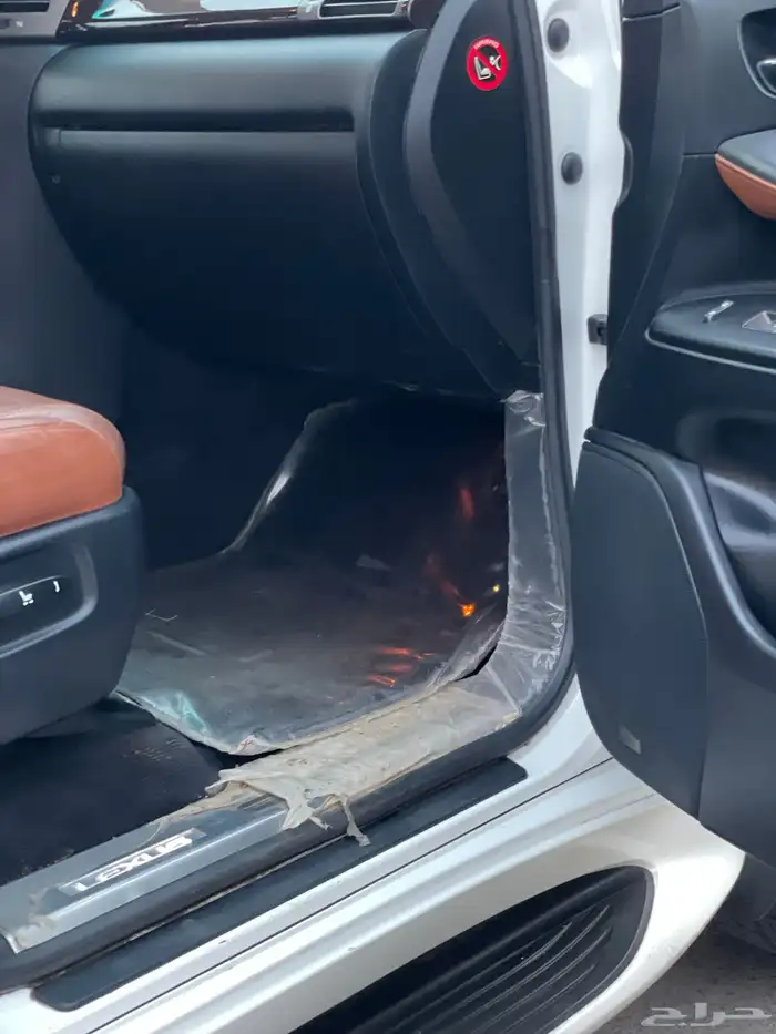 لكزس 2011 قل dd ماشي180 الف 35