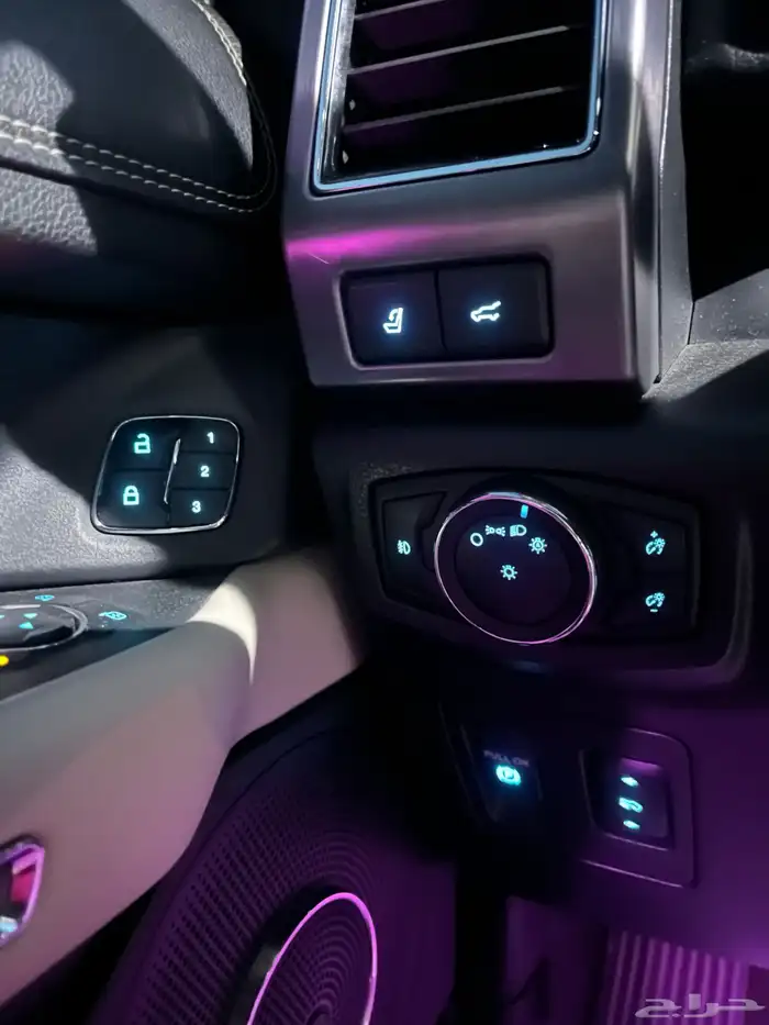 فورد إكسبيديشن بلاتينوم 2019 (Platinum) وارد الجزيرة مخزن 80