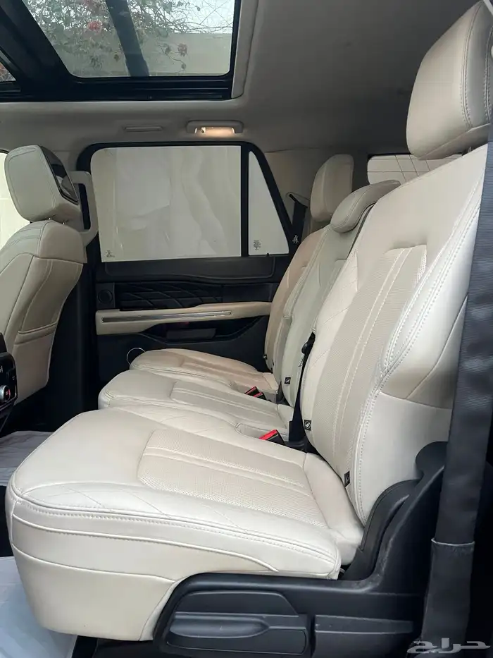 فورد إكسبيديشن بلاتينوم 2019 (Platinum) وارد الجزيرة مخزن 43