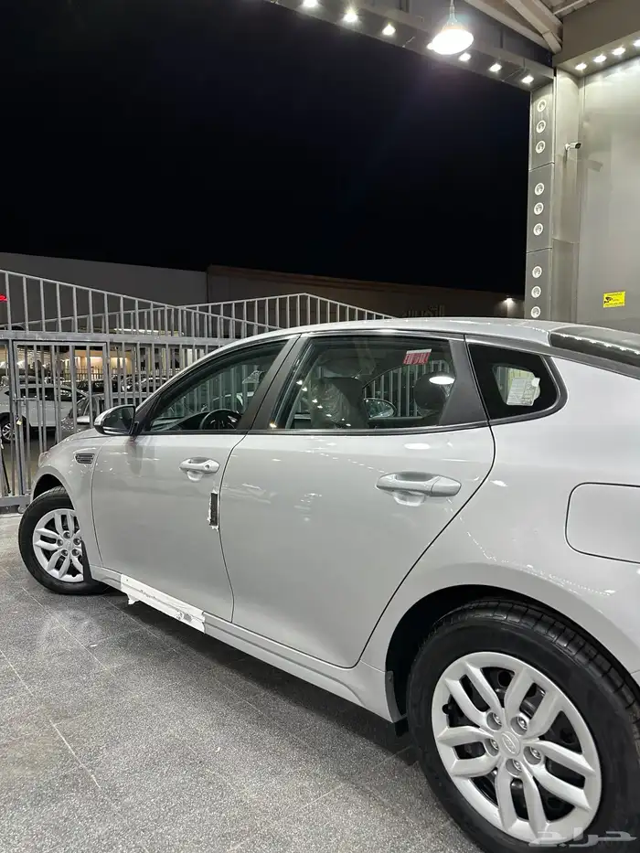 كيا اوبتيما 2020 فضي لدى معرض(عبيد الرشيدي) 6