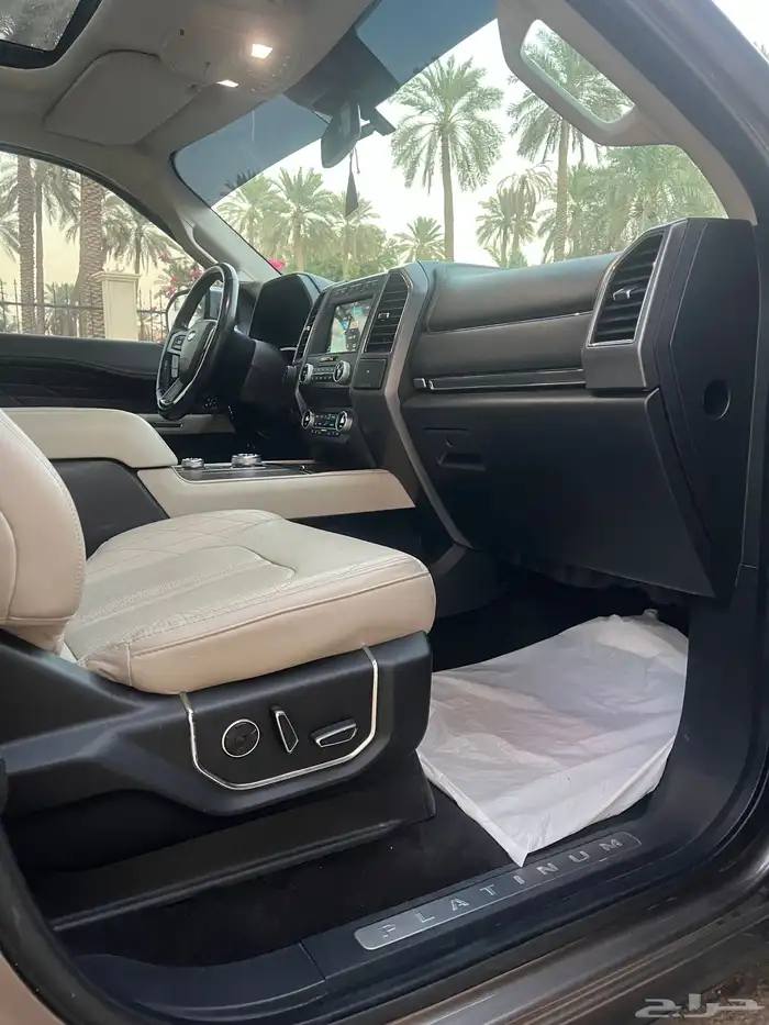 فورد إكسبيديشن بلاتينوم 2019 (Platinum) وارد الجزيرة مخزن 36