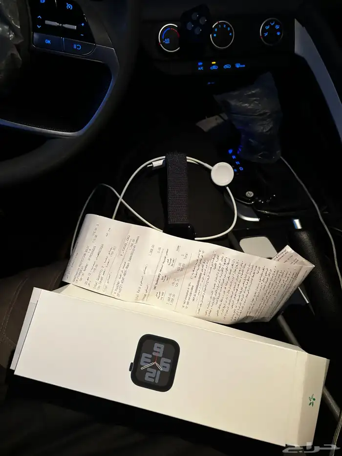 ساعه ابل للبيع جديد مع كرتون 2