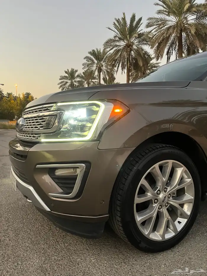 فورد إكسبيديشن بلاتينوم 2019 (Platinum) وارد الجزيرة مخزن 9