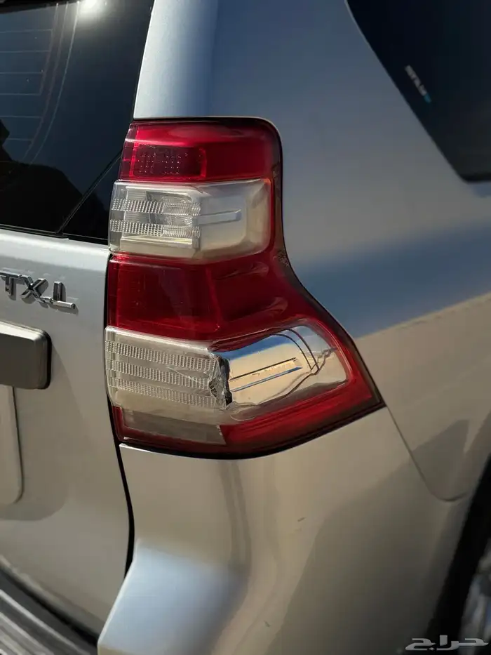 للبيع  تويوتا برادو 2017   رمادي   ستة سلندر   183 ألف ممشى 9