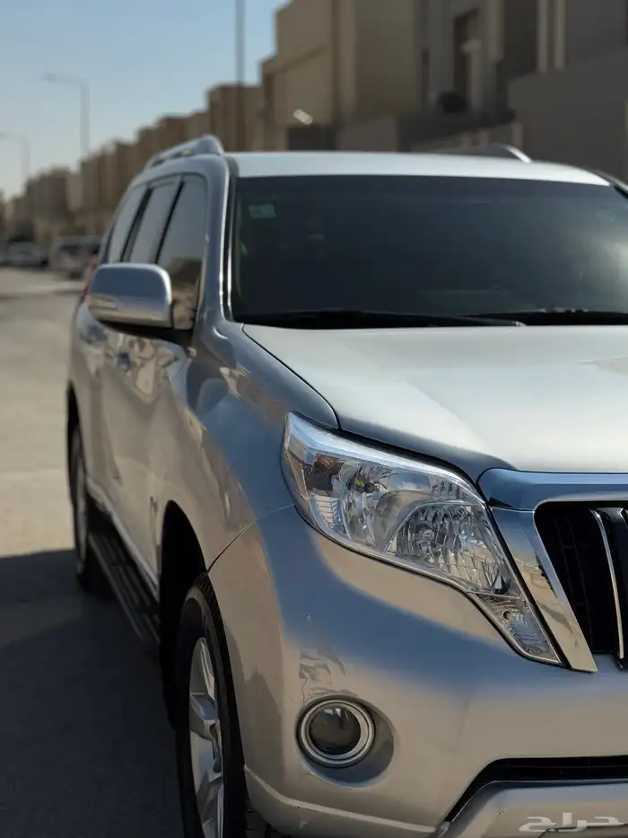 للبيع  تويوتا برادو 2017   رمادي   ستة سلندر   183 ألف ممشى 2