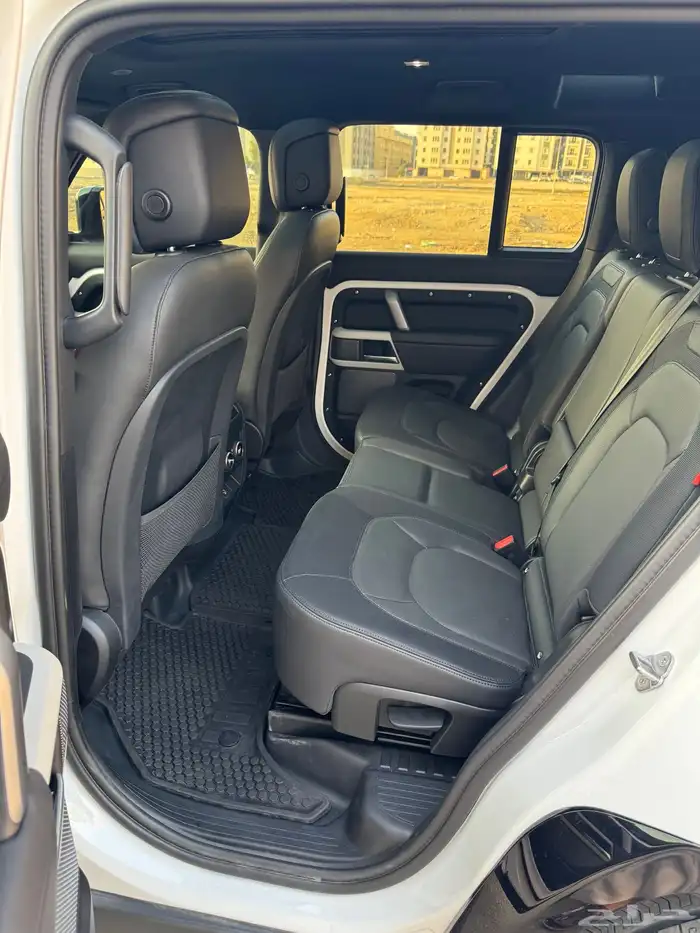 لاندروفر ديفندر SE400 2024 12