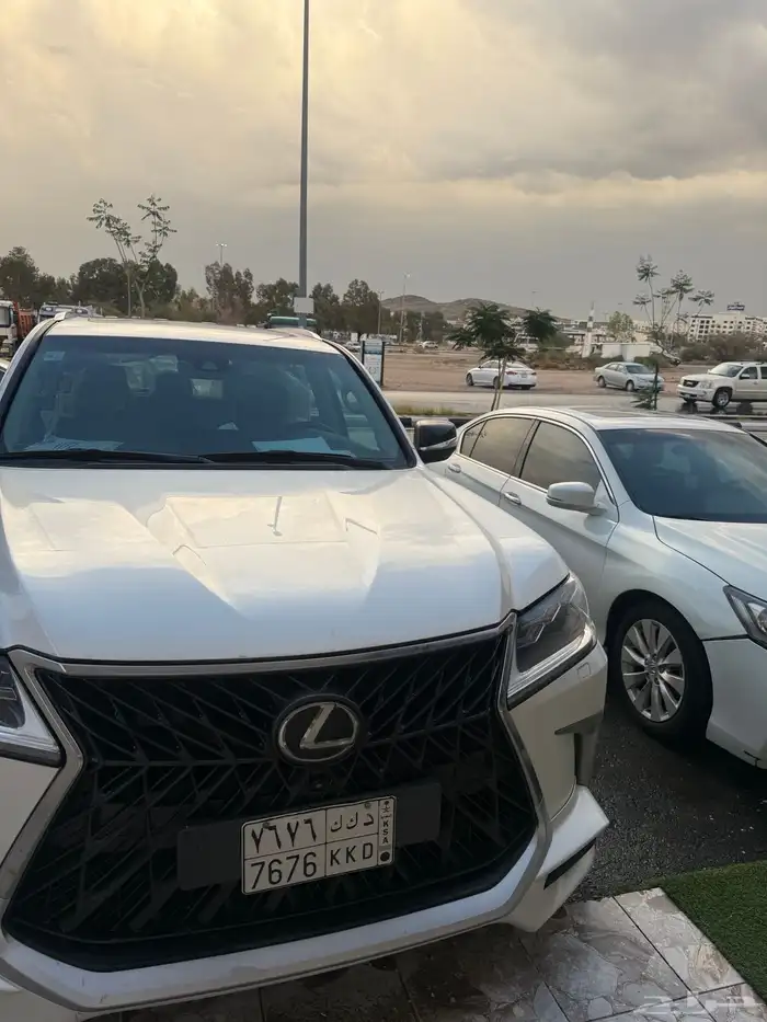 جيب لكزس 2020 LX570 فل كاملDD للبيع 1