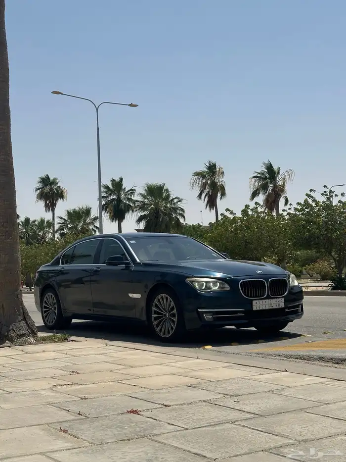 للبيع بي ام دبليو 740 فل كامل موصفات خاصه 8