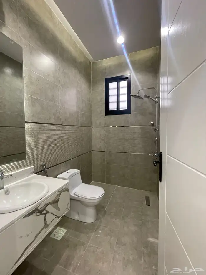 للبيع شقه علويه بإطلاله رائعه باالقرب من المطار من 520 الف 13