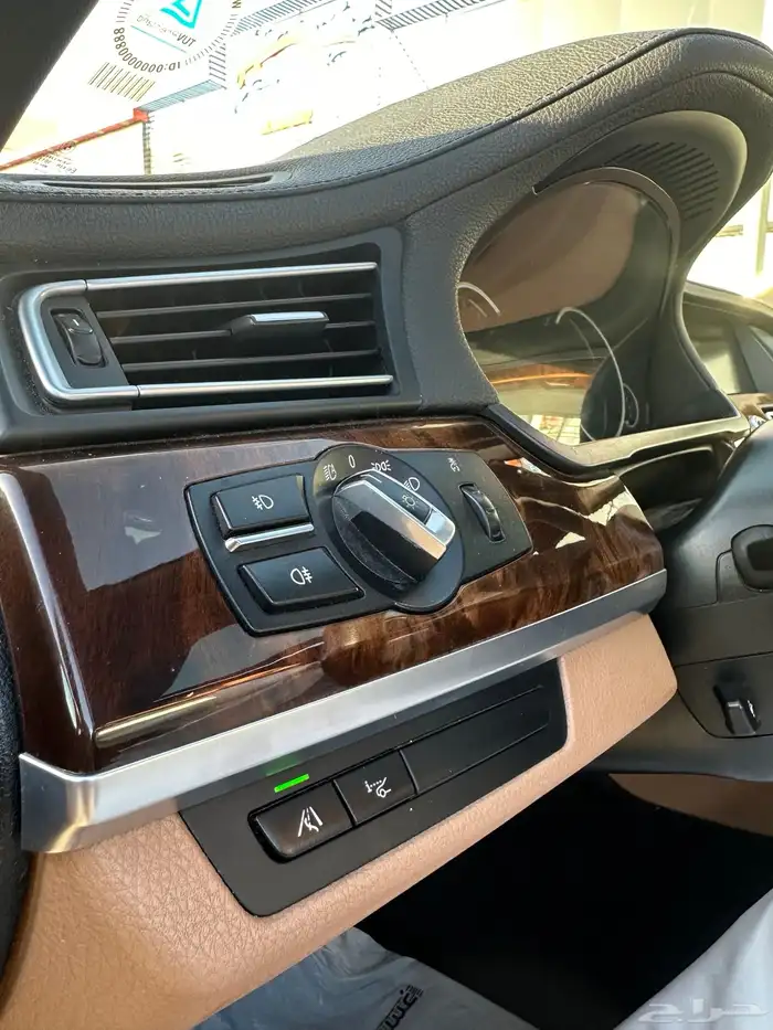 للبيع بي ام دبليو 740 فل كامل موصفات خاصه 31