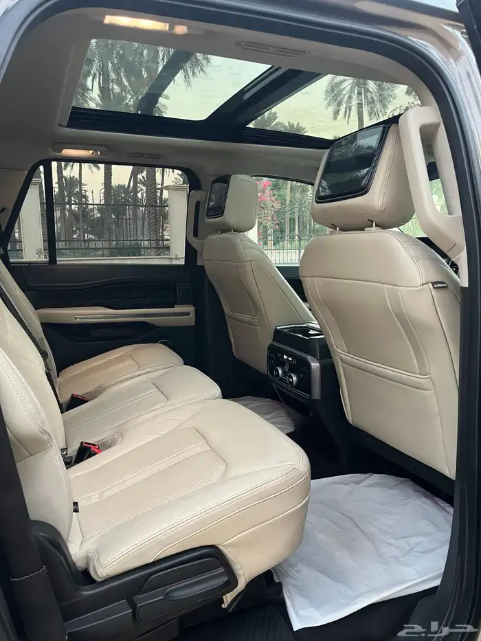 فورد إكسبيديشن بلاتينوم 2019 (Platinum) وارد الجزيرة مخزن 39