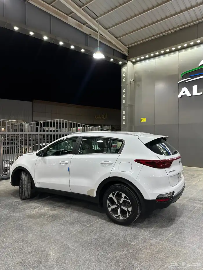 كيا سبورتاج 2020 دبل لدى معرض(عبيد الرشيدي) 5