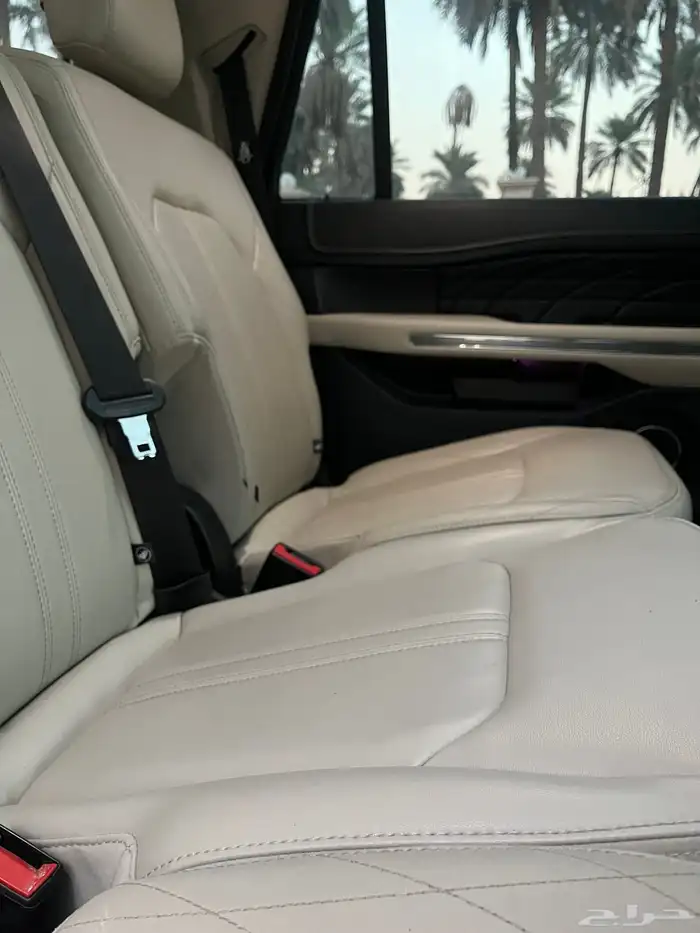 فورد إكسبيديشن بلاتينوم 2019 (Platinum) وارد الجزيرة مخزن 40