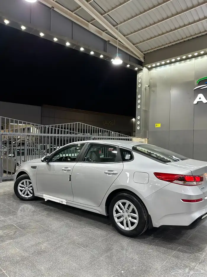 كيا اوبتيما 2020 فضي لدى معرض(عبيد الرشيدي) 5