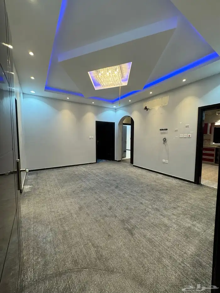 بيت للايجار دور ومدخلين وحوشين مؤثث الموقع المخواة الجوة 12