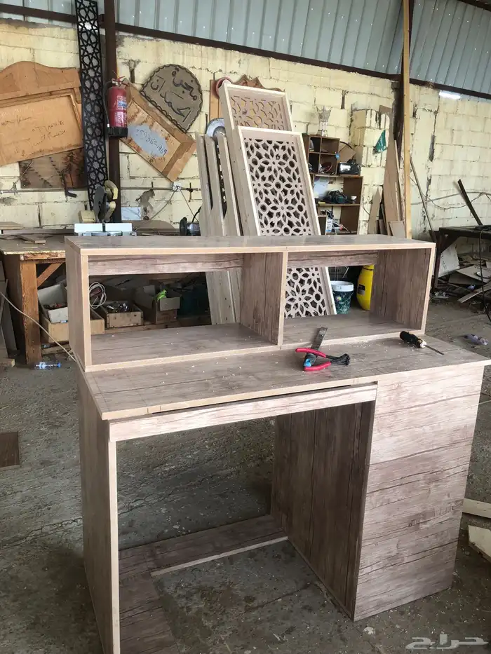 المتر في الخزانة 700 ريال  موجود غرفة نوم  و أبواب 9