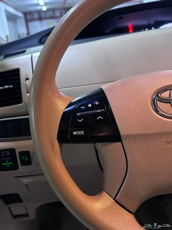 للبيع تويوتا بريفيا 2013 نظيف ممشى 130 30