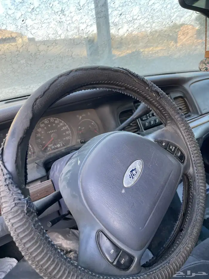 فورد كراون فكتوريا تشليح موديل 2001 4