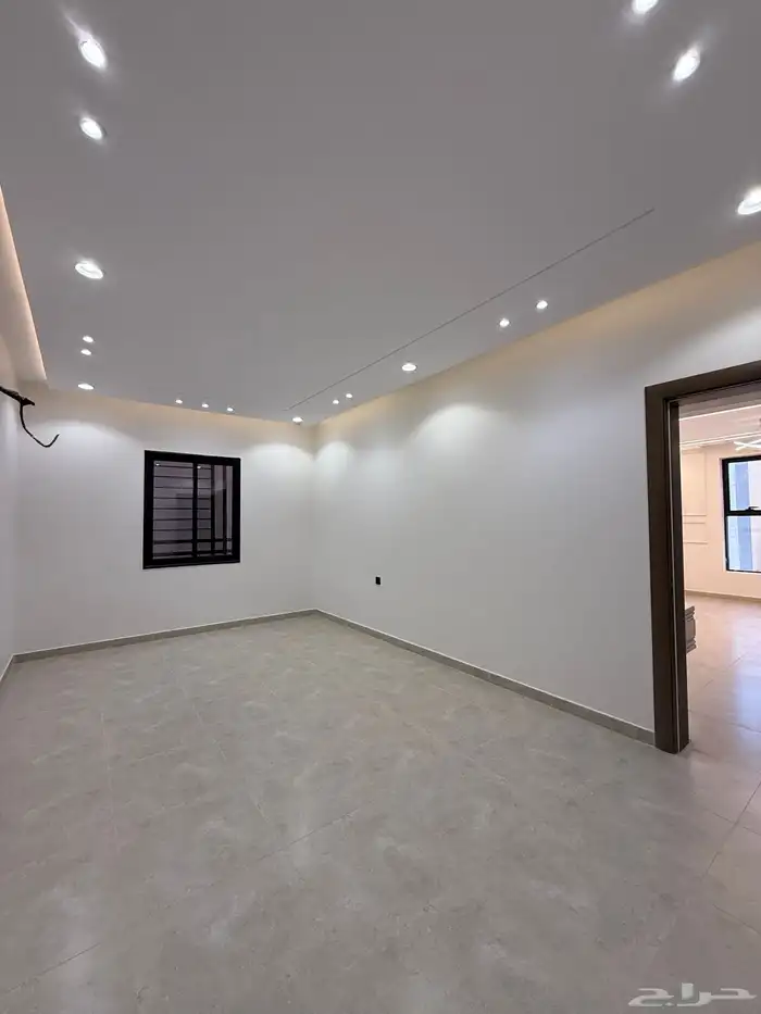 للبيع دور ثاني بسطح خاص خلف العثيم بالمحالة بسعر 500الف فقط 8