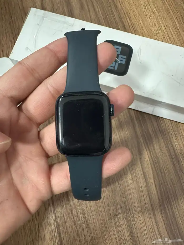 ساعة ابل جديدة نادرة مستعملة مع جميع ملحقاتها الأصلية 4