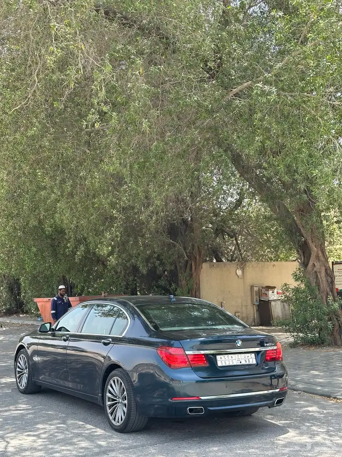 للبيع بي ام دبليو 740 فل كامل موصفات خاصه 14