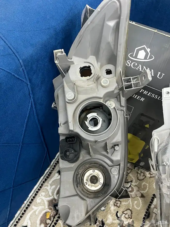 للبيع شمعات كامري 2011 نضيفه 4